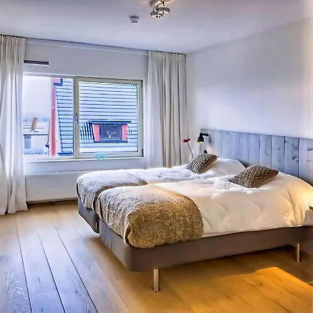 Modern In With Balcony Apartman *