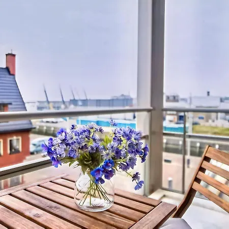 Modern In With Balcony Апартаменты