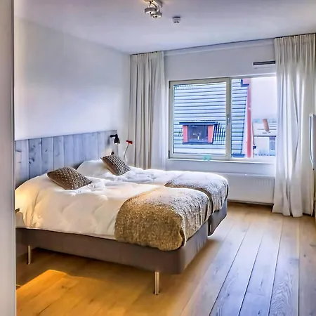 Апартаменты Modern In With Balcony Гаага