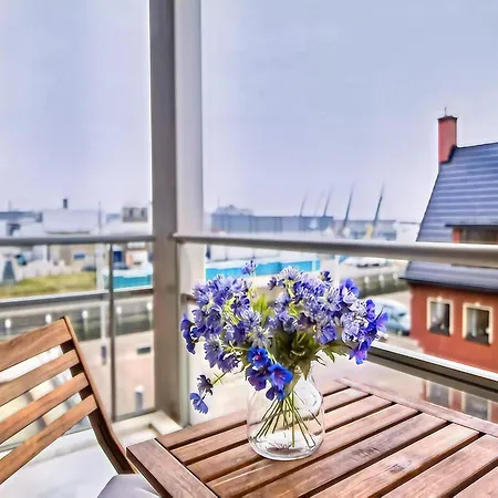 Modern In With Balcony Apartman