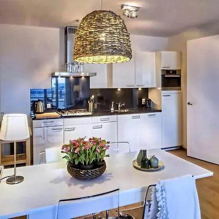 Apartman Modern In With Balcony